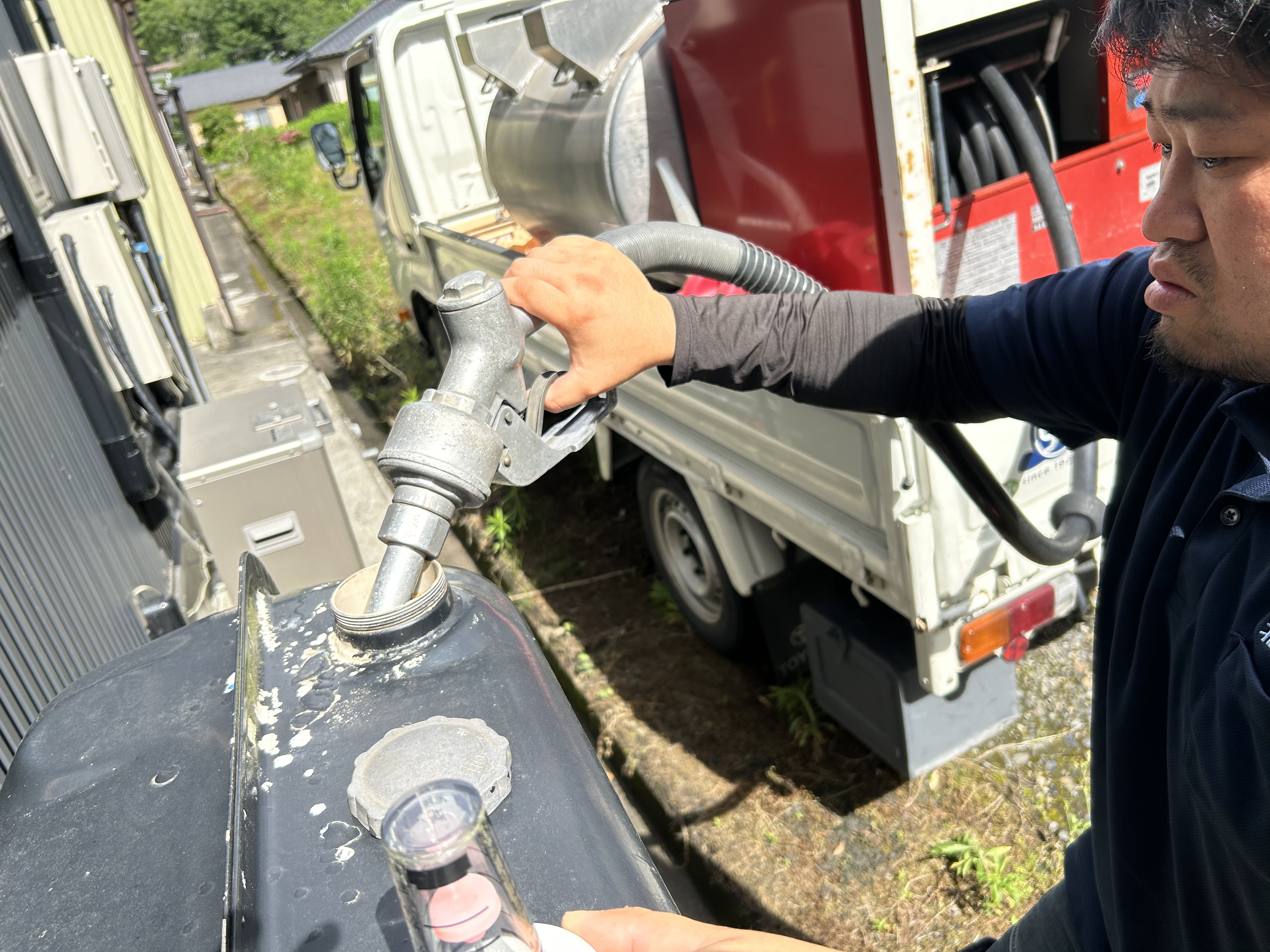 灯油タンクのメンテナンスを行なっております。 | 有限会社 北町亀屋